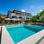 Apartman Verica - Mit Meerblick & Pool Auf Der Insel Rab
