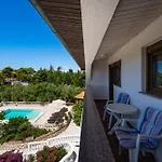 Verica - Mit Meerblick & Pool Auf Der Insel Rab *