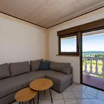 Apartman Verica - Mit Meerblick & Pool Auf Der Insel Rab Banjol