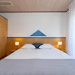 Verica - Mit Meerblick & Pool Auf Der Insel Rab Banjol
