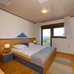 Verica - Mit Meerblick & Pool Auf Der Insel Rab * Banjol