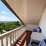 Verica - Mit Meerblick & Pool Auf Der Insel Rab Apartman *