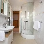Apartman Verica - Mit Meerblick & Pool Auf Der Insel Rab *