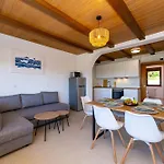 Apartman Verica - Mit Meerblick & Pool Auf Der Insel Rab