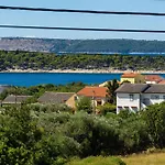 Apartman Verica - Mit Meerblick & Pool Auf Der Insel Rab *