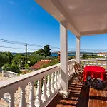 Verica - Mit Meerblick & Pool Auf Der Insel Rab Apartman