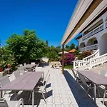 Apartman Verica - Mit Meerblick & Pool Auf Der Insel Rab Banjol