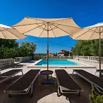 Apartman Verica - Mit Meerblick & Pool Auf Der Insel Rab Banjol