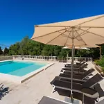 Verica - Mit Meerblick & Pool Auf Der Insel Rab Apartman *