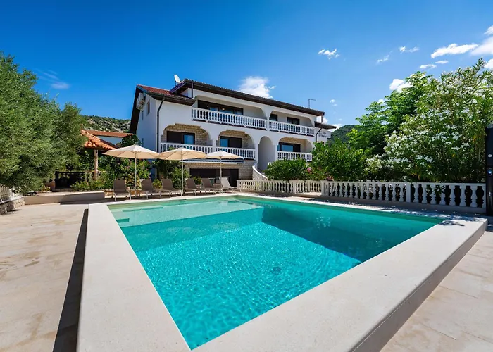 Appartement Verica - Mit Meerblick & Pool Auf Der Insel Rab
