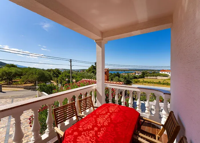 Appartement Verica - Mit Meerblick & Pool Auf Der Insel Rab *