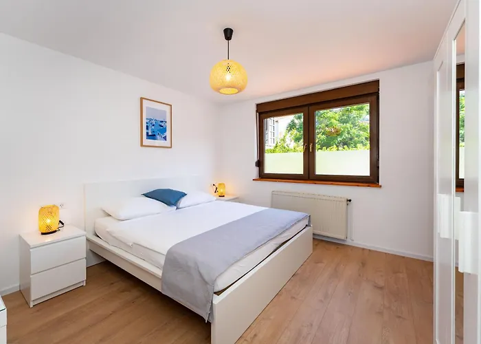 Verica - Mit Meerblick & Pool Auf Der Insel Rab Appartement *