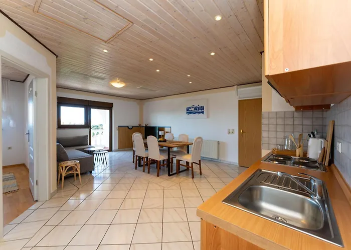 Verica - Mit Meerblick & Pool Auf Der Insel Rab Appartement *