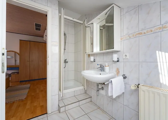 Appartement Verica - Mit Meerblick & Pool Auf Der Insel Rab Banjol