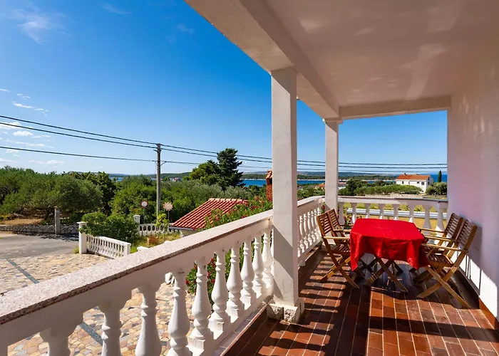Verica - Mit Meerblick & Pool Auf Der Insel Rab Appartement