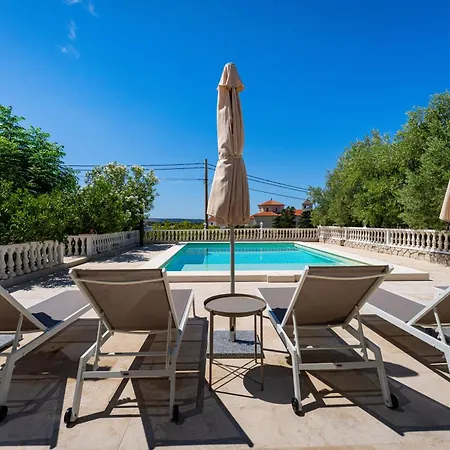 Verica - Mit Meerblick & Pool Auf Der Insel Rab Banjol