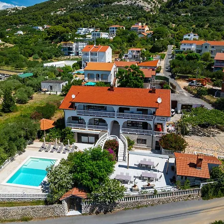 Verica - Mit Meerblick & Pool Auf Der Insel Rab Banjol