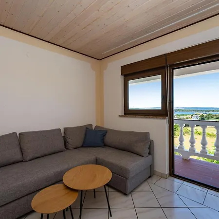 Lägenhet Verica - Mit Meerblick & Pool Auf Der Insel Rab Banjol