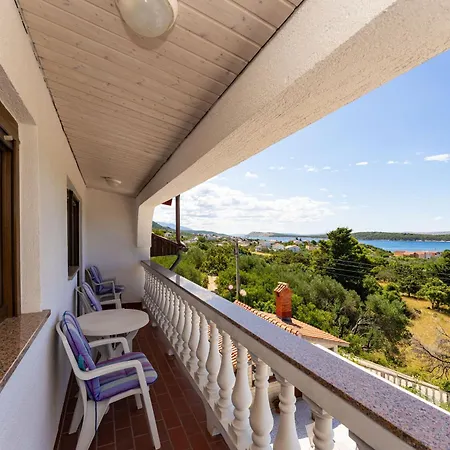 Verica - Mit Meerblick & Pool Auf Der Insel Rab Banjol