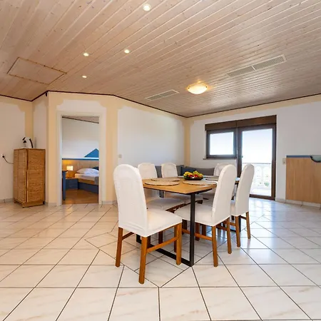 Verica - Mit Meerblick & Pool Auf Der Insel Rab Apartament Banjol