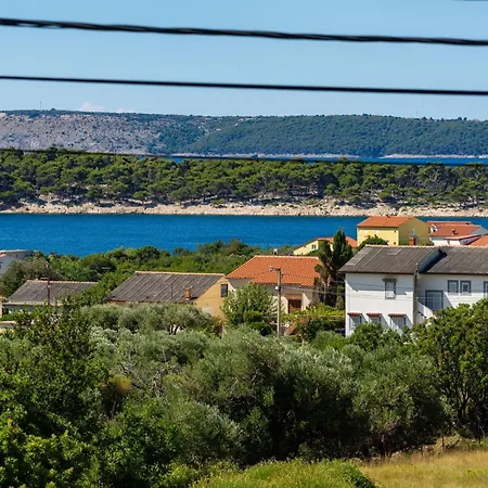 Lägenhet Verica - Mit Meerblick & Pool Auf Der Insel Rab *