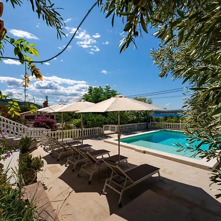 Διαμέρισμα Verica - Mit Meerblick & Pool Auf Der Insel Rab Banjol