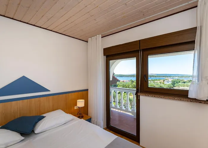 Verica - Mit Meerblick & Pool Auf Der Insel Rab * Banjol