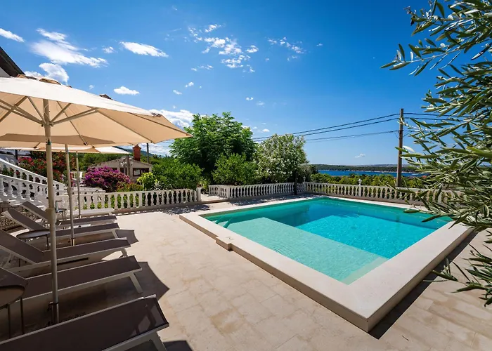 Apartament Verica - Mit Meerblick & Pool Auf Der Insel Rab *