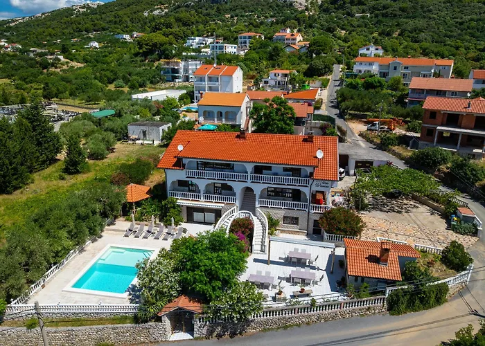 Verica - Mit Meerblick & Pool Auf Der Insel Rab Banjol