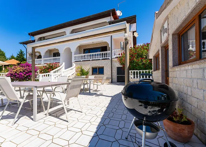 Verica - Mit Meerblick & Pool Auf Der Insel Rab * Banjol