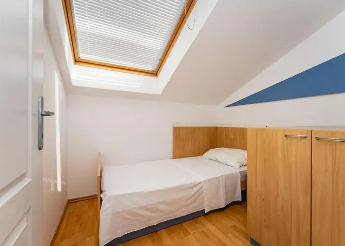 Διαμέρισμα Verica - Mit Meerblick & Pool Auf Der Insel Rab *