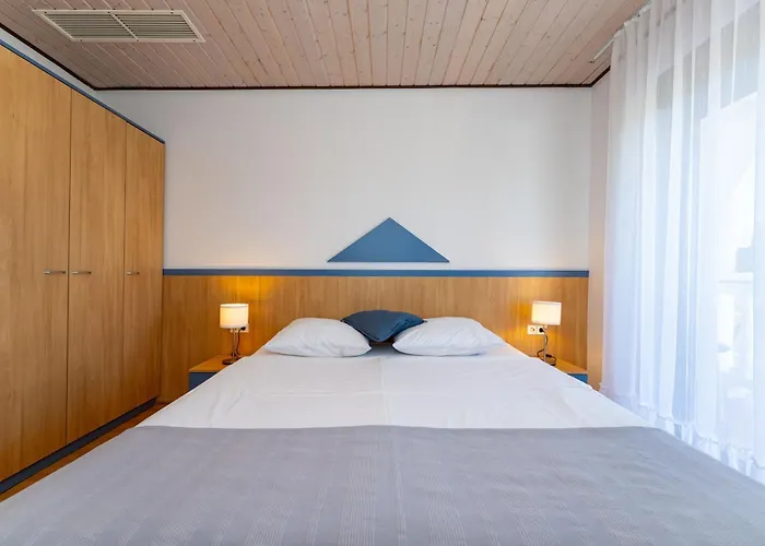 Verica - Mit Meerblick & Pool Auf Der Insel Rab Banjol