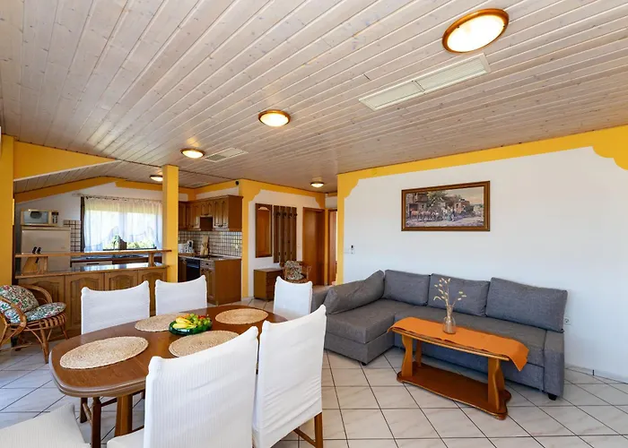 Verica - Mit Meerblick & Pool Auf Der Insel Rab *