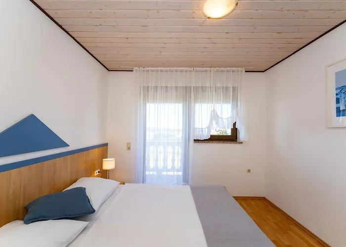 Verica - Mit Meerblick & Pool Auf Der Insel Rab *