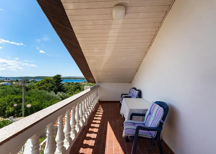 Διαμέρισμα Verica - Mit Meerblick & Pool Auf Der Insel Rab Banjol