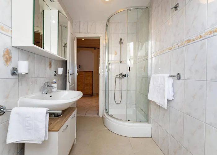 Διαμέρισμα Verica - Mit Meerblick & Pool Auf Der Insel Rab *