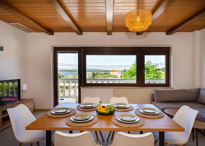 Verica - Mit Meerblick & Pool Auf Der Insel Rab Banjol