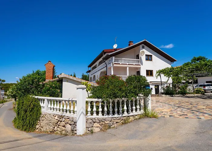 Verica - Mit Meerblick & Pool Auf Der Insel Rab