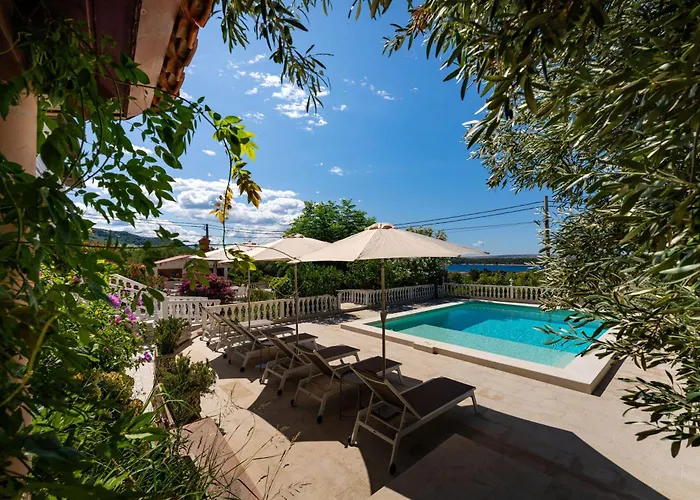 Διαμέρισμα Verica - Mit Meerblick & Pool Auf Der Insel Rab